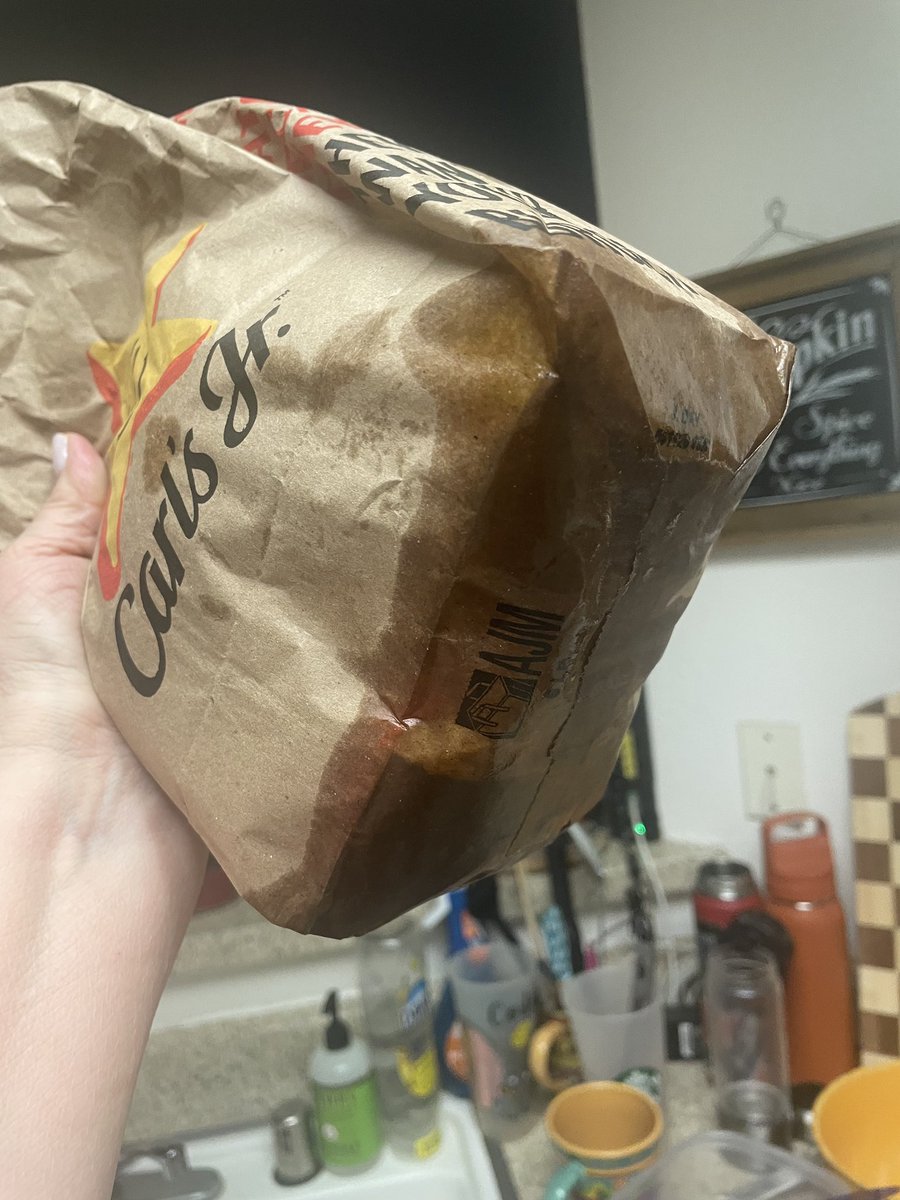 Codysaidso27's tweet photo. @CarlsJr Had to throw away my fried zucchini because it was still soaked in oil. Not edible at all! Super upset 😥 https://t.co/6gH8Y6LtBq
