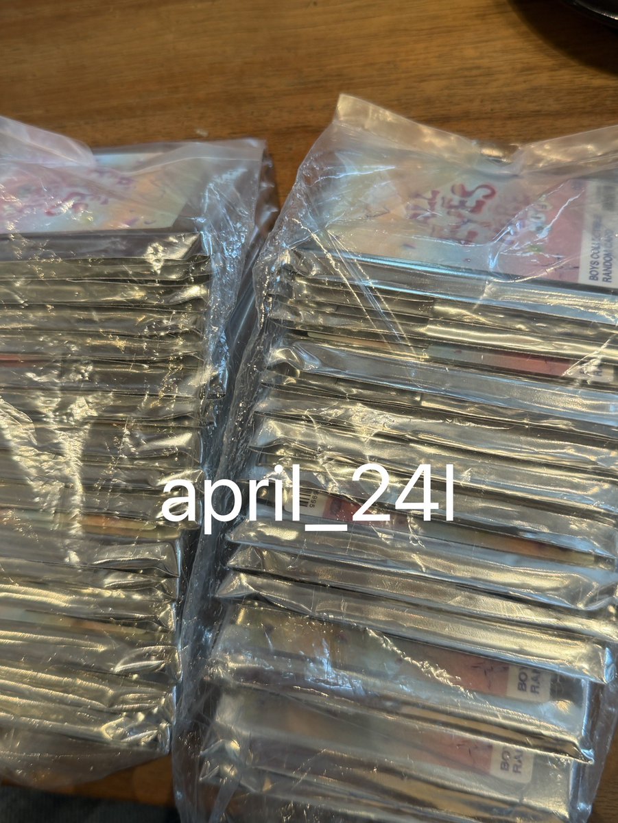april_24l's tweet photo. WTS - ปล่อย 💌

Random card แบบแกะแล้ว เช็คซี 
‼️ แกะแล้วนะคะ ‼️

ซองละ 150฿ 
จัดส่ง + 40 นัดรับหน้างานตอนนี้ได้เลยค่า

#งานมหกรรมนิยายนานาชาติ2026xGMMTV
#ตลาดนัดgmmtv #ตลาดนัดgmm https://t.co/nuQYL1lOBN