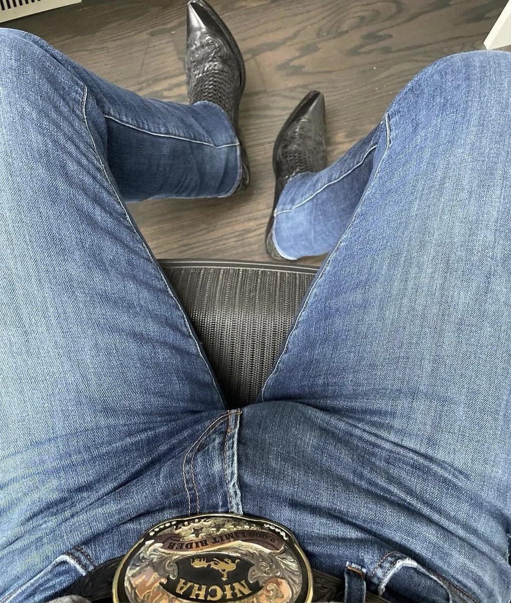 digitalpxls's tweet photo. Boot up Friday 👊🏻 https://t.co/g1f52AltSz