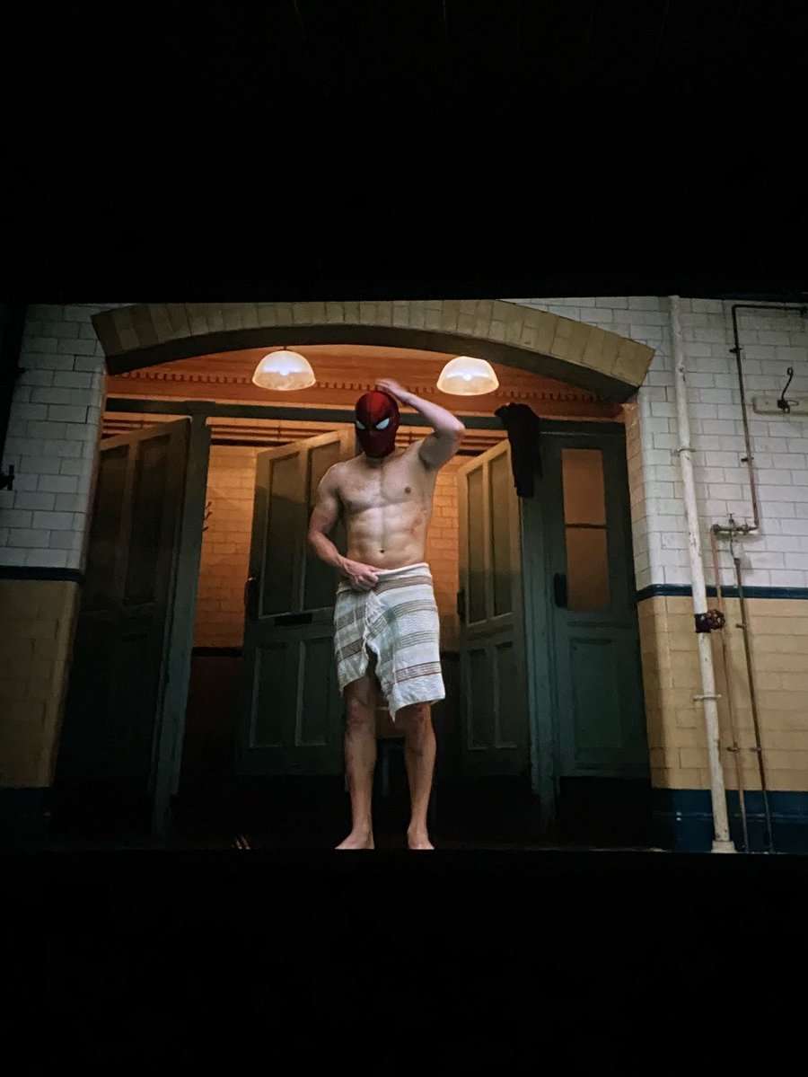 calexitopp's tweet photo. Hoy fui a ver la de spiderman y solo puedo decir ñam ñam con Tom https://t.co/NSLdij2OfY