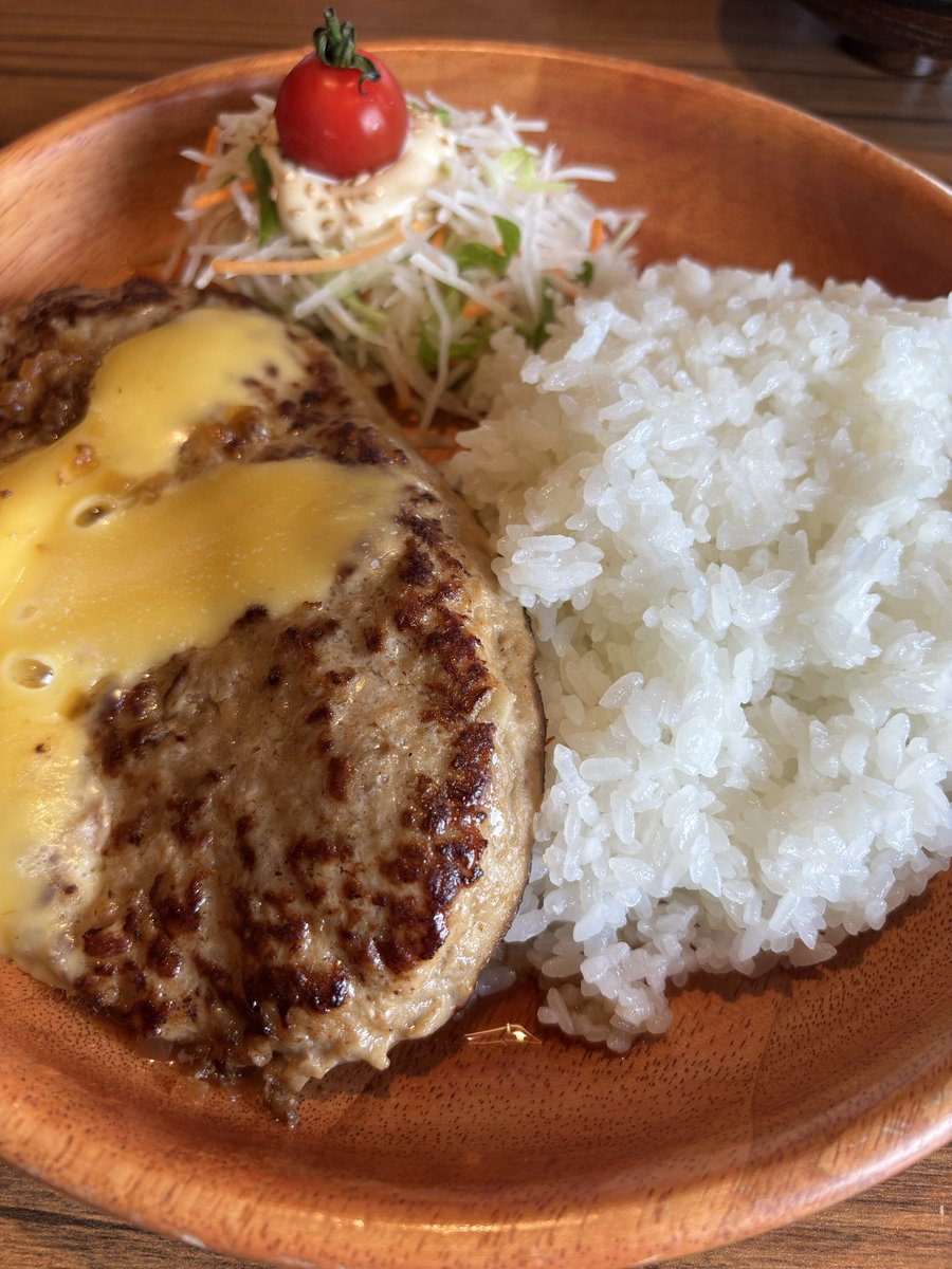 g76UsvoQfBoBnhq's tweet photo. 営業系のレディ達は
昼食に集まると
生産性の無い話で盛り上がる

情報交換
今度コラボしたいですよね😚

話持ってきて
取り分
粗利1%だけとか
エゲツないですわ
もーちょっと配慮して下さいよ🥹

とか金の匂いが一切しない‼️

何でストレスたまるんだろー🙃 https://t.co/ws9jA1mN4k