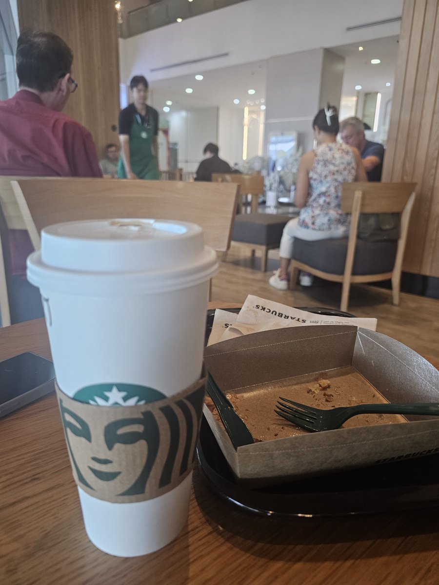 TechBoys99's tweet photo. Trying the Starbucks at the Bangkok Pattaya Hospital as I wait for my appointment. Compared to the other hospitals in this city, this is definitely the best one if you are in need of any medical care. #pattaya #hospital #thailand https://t.co/pbDRAj9sOd