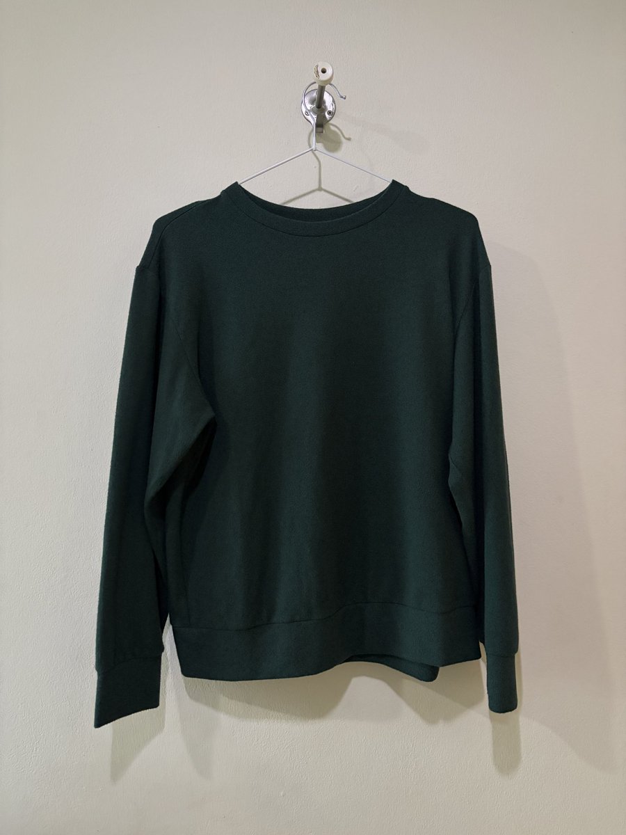 OHBABY20CM's tweet photo. 👗เสื้อ Uniqlo ผ้าฟลีซคอกลมแขนยาว สัมผัสนุ่ม มี 2 สี เขียวเข้มกับขาว (size S)

📏 อกได้ถึง 40 ความยาว 23

🏷️ 170.- (from 990)

#เสื้อผ้ามือสอง #ส่งต่อเสื้อผ้ามือสอง #เสื้อผ้ามือ2 #โล๊ะตู้ #ส่งต่อเสื้อผ้า #เสื้อผ้ามือสองUniqlo #เสื้อผ้าUniqloมือสอง https://t.co/qukXpyk1t4