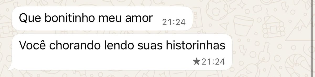 lightsalways's tweet photo. mandei uma foto pro meu namorado chorando pós leitura fofa de romance e ele: https://t.co/54aQFgtQw1