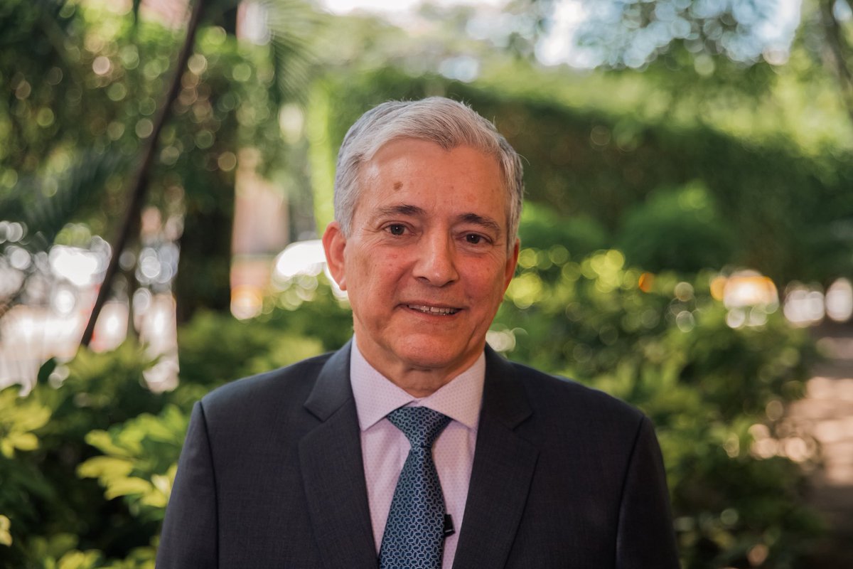 hnpresidencia's tweet photo. ¡Honduras avanza en cobertura eléctrica!

El Gobierno del presidente @TitoAsfuraPHN mantiene el compromiso de ampliar el acceso a la energía eléctrica y avanzar hacia una cobertura del 100%.

• 84.6% de cobertura eléctrica nacional
• 86.4% de acceso a la electricidad
• 94.38% de acceso en zonas urbanas
• 76.82% de acceso en zonas rurales
• 378,920 viviendas aún sin acceso

El desafío continúa, especialmente en las comunidades más alejadas, donde se impulsan alternativas como microredes y sistemas de energía solar para reducir las brechas de acceso.