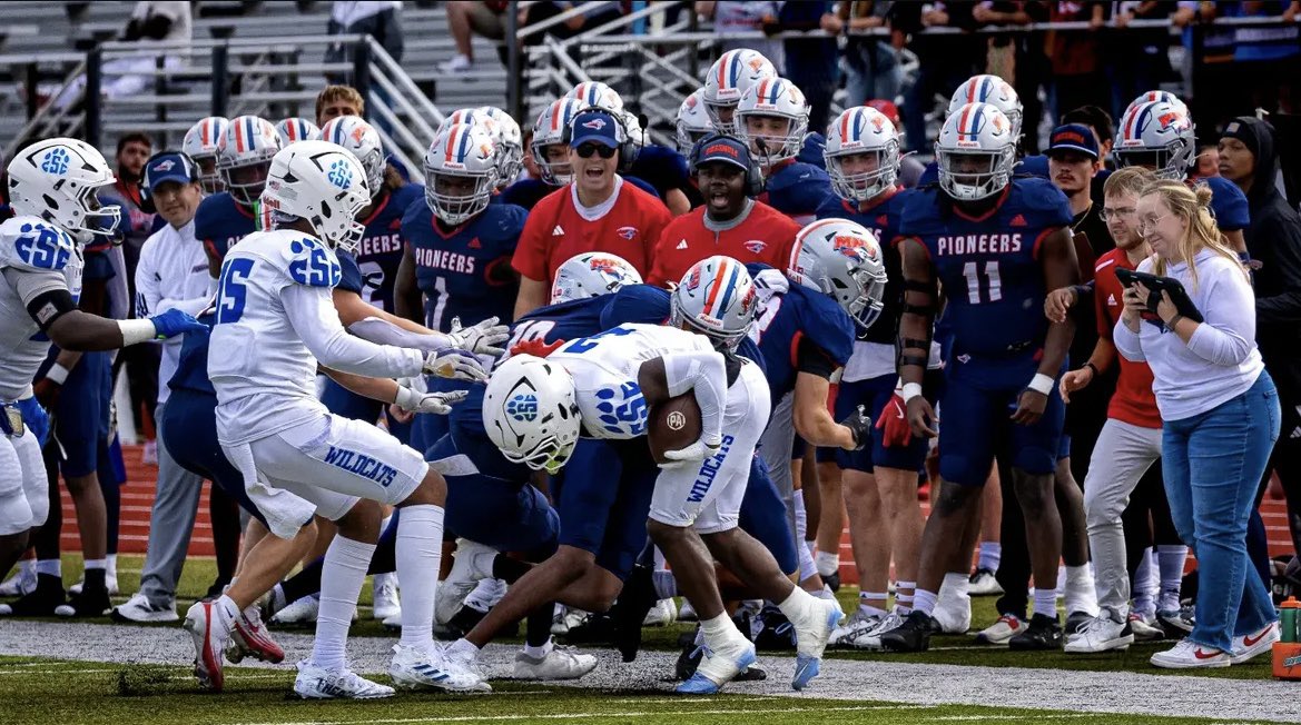 CoachBenton3's tweet photo. Almost that time 🙇🏾‍♂️ https://t.co/Ww13XIroPF