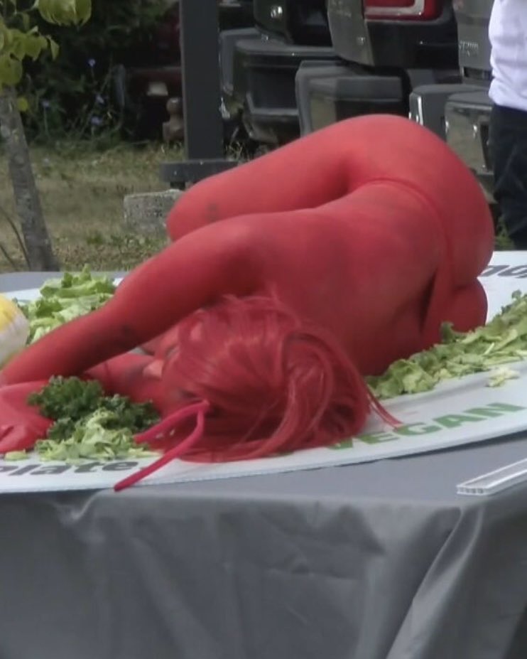Complex's tweet photo. PETA took its message to Maine’s lobster festival with a dramatic protest stunt, having a woman dress as a lobster and lay on a plate in front of festivalgoers. 

The group called eating lobsters ‘extremely cruel and unnecessary’ and urged people to go vegan.

[📸: via/ PETA, WGME13]