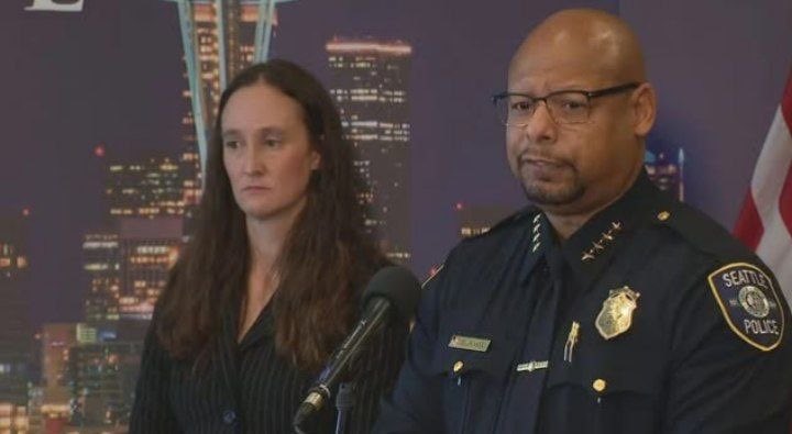 SafetyNotorious's tweet photo. Pro-Antifa Seattle Police Chief Shon Barnes is out, resignation effective immediately. https://t.co/1DQjVhQqfX