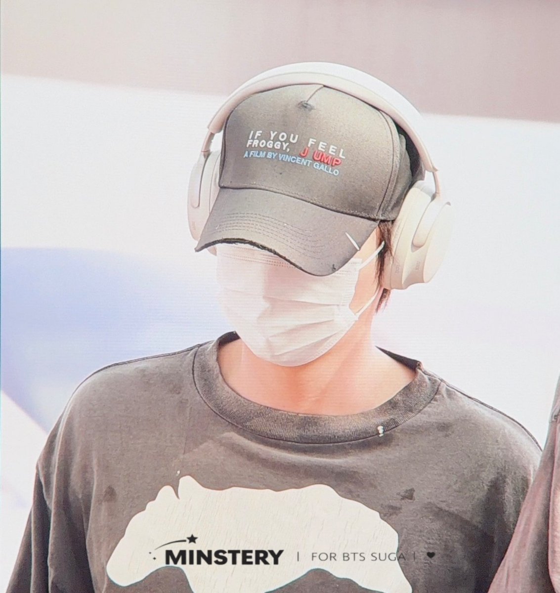 sugadooll's tweet photo. the “If you feel froggy jump” cap say it LOUDER king https://t.co/GlRiPqcbGe