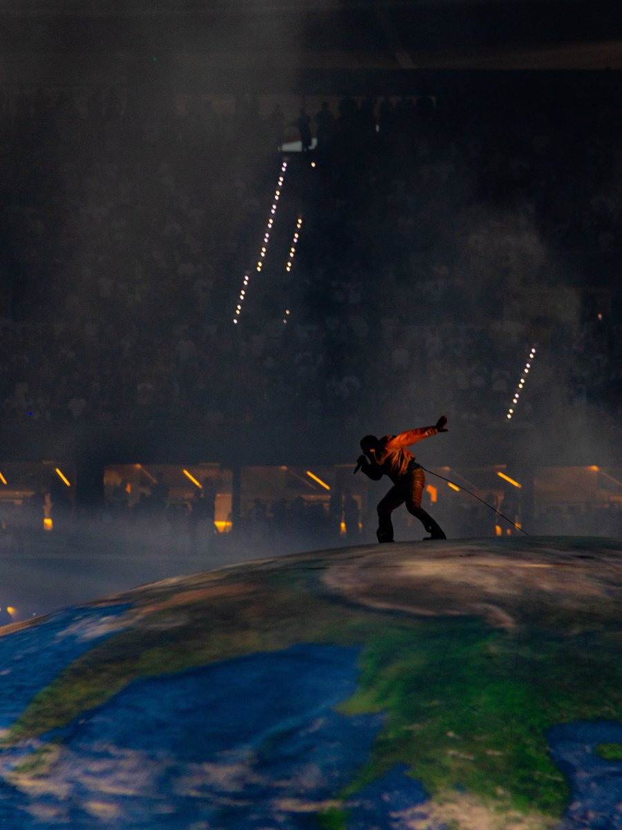 Kurrco's tweet photo. Ye was rocking an all red outfit at his concert in Madrid tonight 🔥🔴

📸: fromtheconcerts (IG) https://t.co/40jQUiXurn