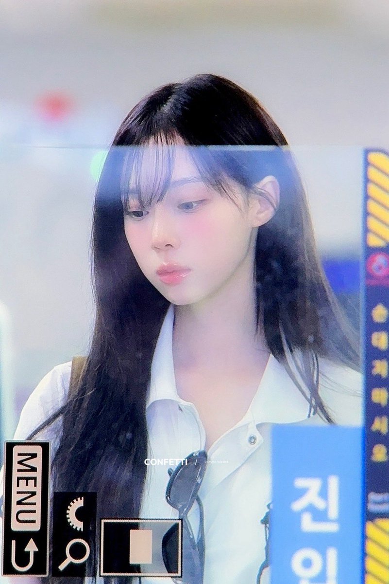 watasi486's tweet photo. 어떻게 여자 퍼컬이 출입국심사대 https://t.co/0K0wDA98sw