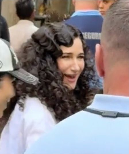 swanharkness's tweet photo. the hair??? i’m obsessed!!!!!!!!! https://t.co/FH4uWGfCdR