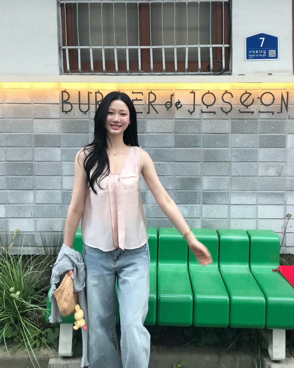 Nilsa072's tweet photo. Greetings from my side ✨ your journey matters—keep walking, keep growing. 🔥
JfXEhz https://t.co/eYsRThqeKB