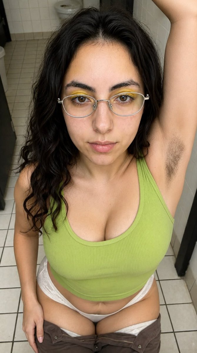 hairywhitegirl's tweet photo. Unshaved and unbothered https://t.co/Mw495J8JMR