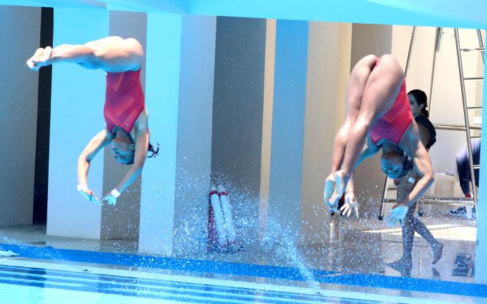 Granma_Digital's tweet photo. 🥉❗ El dúo de Anisley García y Prisis Ruiz ocupó el último escaño del podio en el trampolín sincronizado a tres metros con 272,40 puntos, a solo tres décimas de la plata. 
🔗 https://t.co/sSWxz1jS39 https://t.co/cB1SXtGSrX