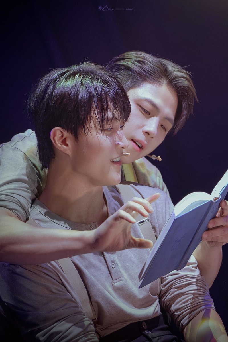 _L_hiver's tweet photo. 같이 책 보자는 선배들 얼마나 조심해야 되는지 감도 안 옴 https://t.co/fimv3uZThL