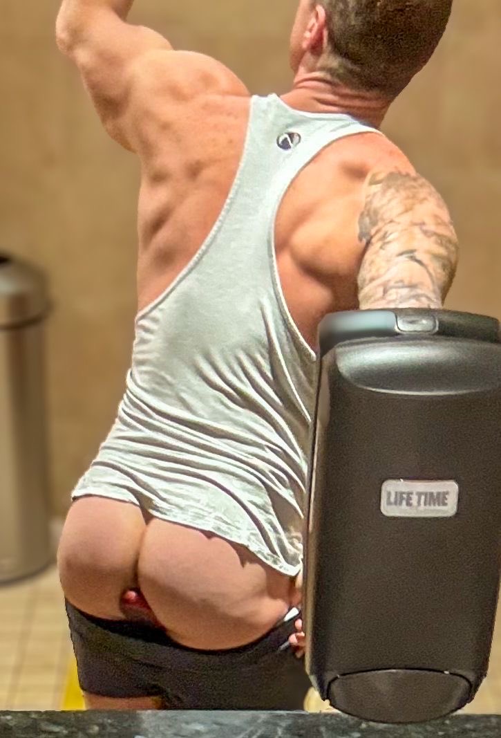 hungrybtmJEB's tweet photo. Anyone else plugged in at the gym, or just me? ๐
#buttplug #gapekeeper @ToppedToys #ffun #jock #gaymuscle #gay https://t.co/vw9ByK8RYz