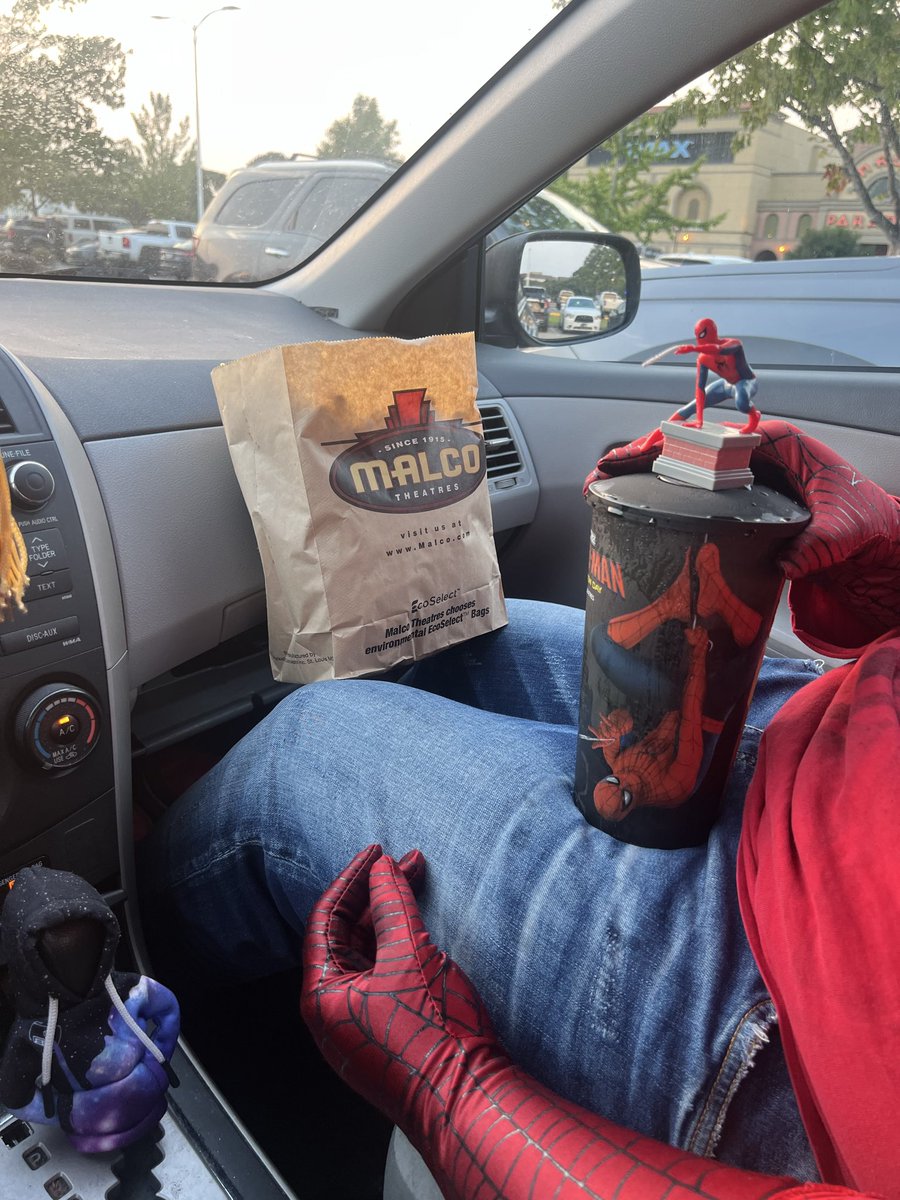 MyName8NoName's tweet photo. Was worth the watch #spiderman  #SpiderWeek https://t.co/y7i557GGNw
