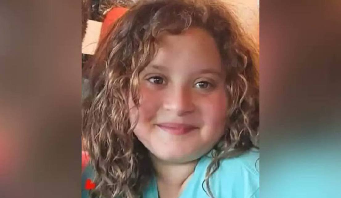Zionist_faithfu's tweet photo. This is Liel Hetzroni, a 12-year-old girl. On October 7th, Hamas thugs stormed Kibbutz Beeri and killed Liel Hetzroni, her twin brother, aunt, and grandfather.

We will never forget! We will never forgive what the Nazi monsters of Hamas did to our Jewish people. https://t.co/TpGmoJuQ9u