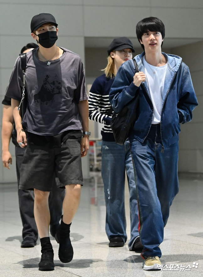 jinnieslamp's tweet photo. 260731 Kim Seokjin at the ICN Airport Departure 🇺🇸 

2 https://t.co/kzeMPdW6M9
3 https://t.co/yb6JcBabSZ

HAVE A SAFE FLIGHT JIN 
#BTS_WORLDTOUR_ARIRANG #BTS_WORLDTOUR_ARIRANG_EASTRUTHERFORD https://t.co/fAVF2wqRE8