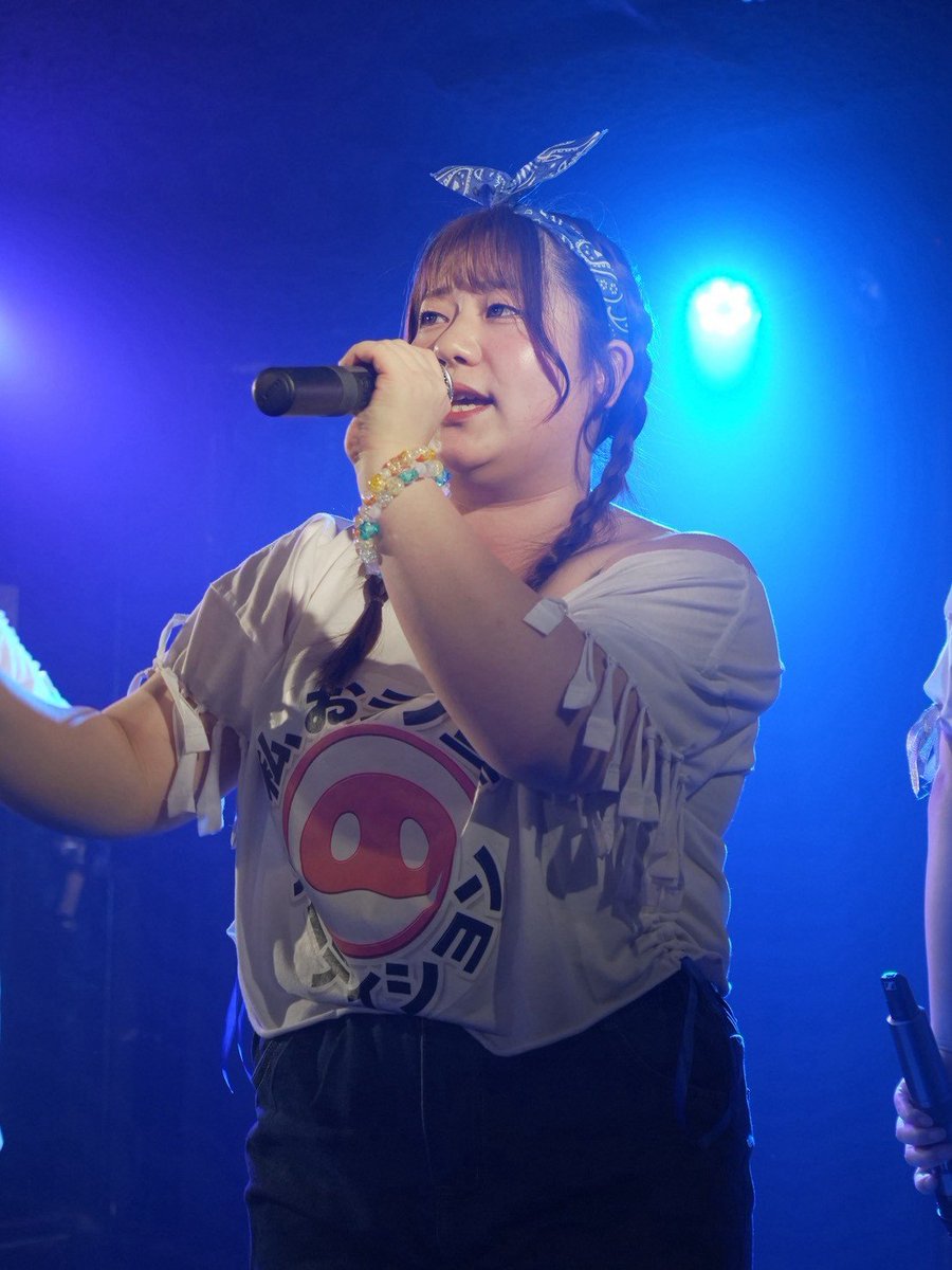 odebu_kotobuki's tweet photo. 150.5cm78kg おデブアイドル候補生

ぷにぷにキュートなぶきをお届け
!⋆⸜💙🧡⸝‍⋆

#78kg  #ぽっちゃり https://t.co/yvdelHKWXj