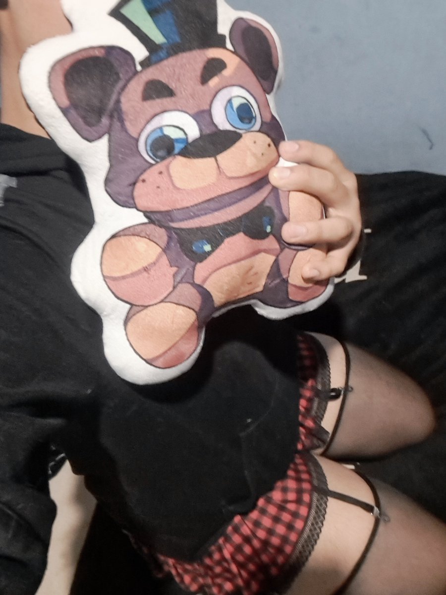 zaca_fem's tweet photo. Yo y mi freddy uvu https://t.co/yuhkMb3kX9