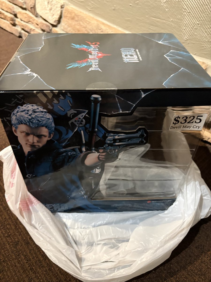 Toriwithwolves's tweet photo. I just realized i never posted my haul from the anime convention i went to the beginning of summer lol https://t.co/RMOOHV5aql