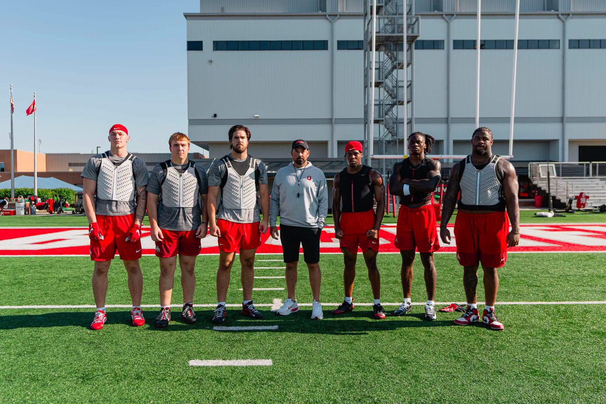 Matt_TSales's tweet photo. James Smith is an absolute unit https://t.co/XzwHoXsziG