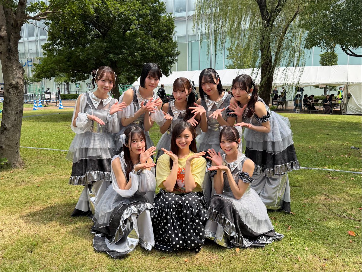 AsIs_OFC's tweet photo. #TIF2026 

TIFチェアマン 
井上和 さん(乃木坂46さん)と
本番前にお写真を撮って頂きました🌈
@nogizaka46 

10:25-10:45 
SMILE GARDEN

お待ちしております‼️❤️‍🔥

#AsIs #アズイズ https://t.co/OsHagIrgG5