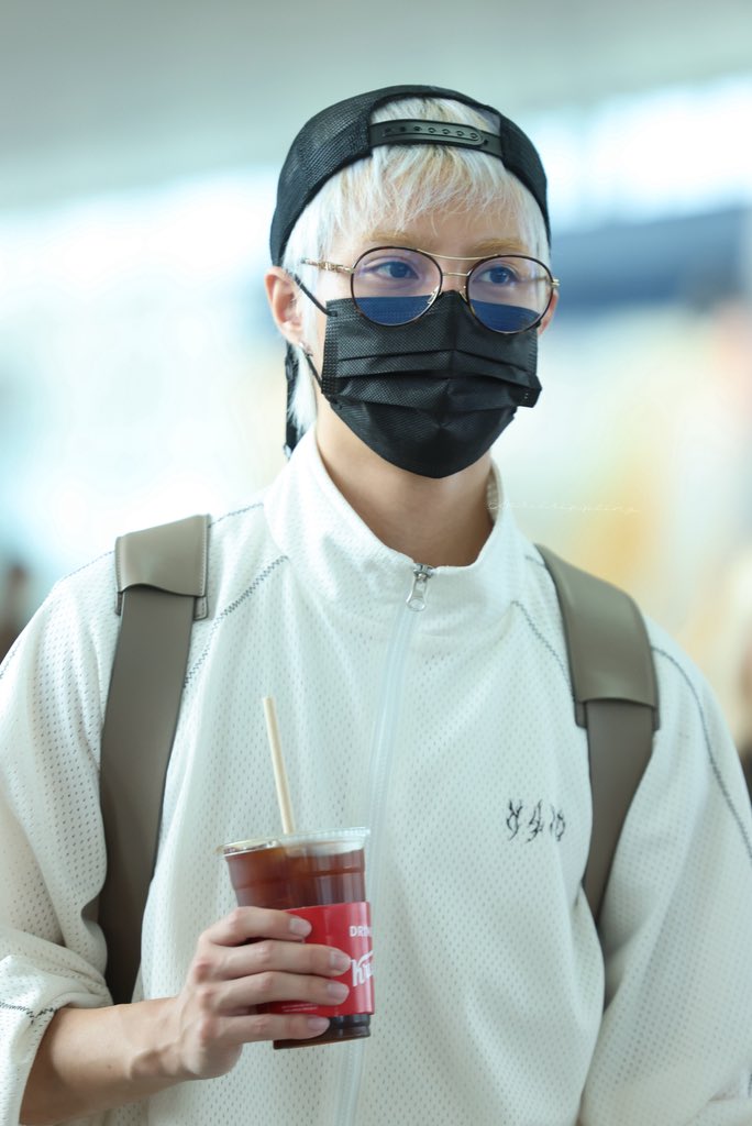 Aprilrippling__'s tweet photo. 🎒🏃
#WayV #威神V #웨이션브이 
#양양 #YangYang #ヤンヤン https://t.co/gSMSUla5h5