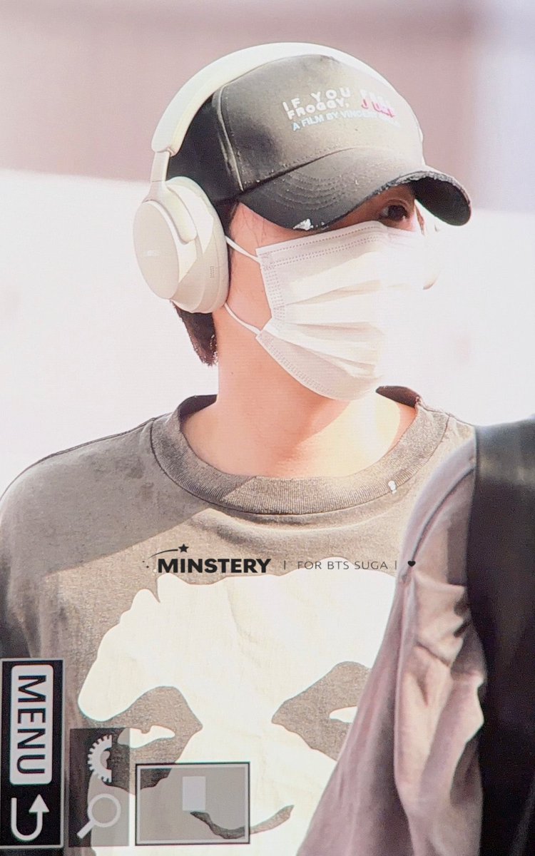 jins_dimple97's tweet photo. Have a safe flight daddies 🥹
Take care and love each other 🫶🏻❤️‍🩹

#yoonjin #SIN #진슙 https://t.co/PifTbJsSZC