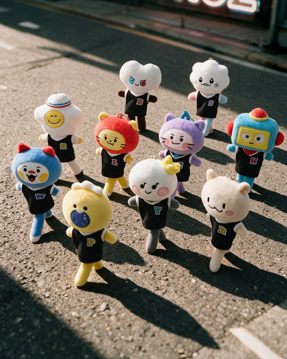 JP_LINEFRIENDS's tweet photo. RUN!

TEAM TRUZ PRE-ORDER

🗓️2026.8.4 - 8.6 (JST)
📍LINE FRIENDS SQUARE ONLINE
🔗https://t.co/YzlMOfidkb

🎁Special Gift
ご購入いただいたキャラクターに対応したフォトカードをプレゼント！

📌ご購入に関するご案内
・1会計につき、各商品5点までご購入いただけます。
・購入制限および特典内容は、予告なく変更となる場合がございます。

#TRUZ #TREASURE #TREASUREMAKER
#LINEFRIENDS #LINEFRIENDSSQUARE
#トゥルーズ #トレジャー