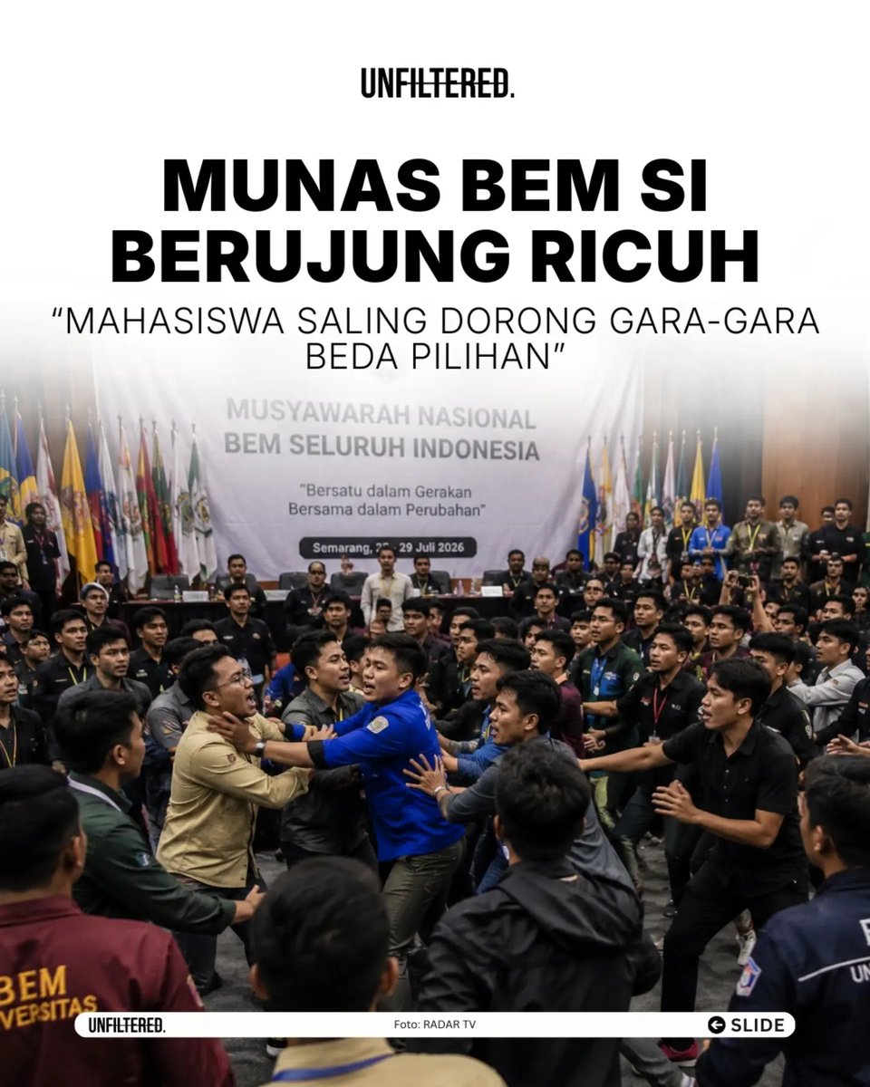 99propaganda's tweet photo. Ngakunya si paling demokrasi, nyatanya mereka memilih saling baku hantam karena perbedaan pendapat. https://t.co/5LEPAqLfAl