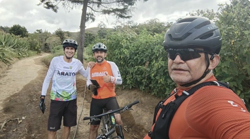 EEZapateiro's tweet photo. Queridos Veteranos y Reservistas, el País está en manos de los criminales. Necesitamos llegar muy fuertes el 7 de Agosto e iniciar a trabajar  con nuestras Fuerzas Militares (EJC/ARC/FAC/) Y Policía Nacional. Solo así, lograremos la ESTABILIZACIÓN Y CONSOLIDACIÓN.
☀️☀️☀️☀️ (qepd) https://t.co/ai1hvemsSt