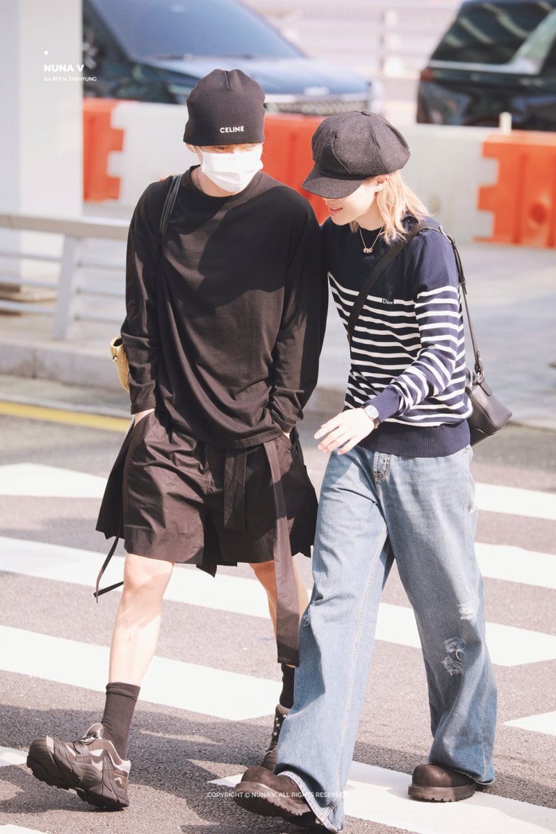 _nuna_V's tweet photo. 260731 🛫
#태형 #뷔 #TAEHYUNG #V https://t.co/EZo5JjJHo6