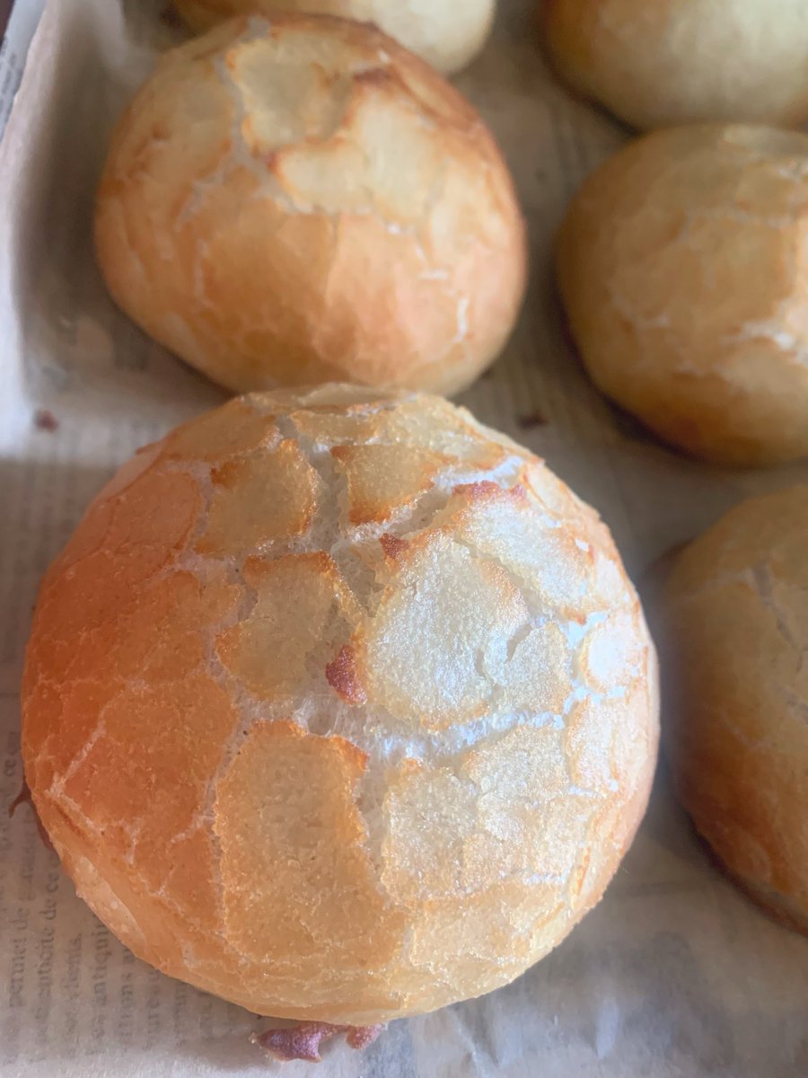 RainbowBreadDay's tweet photo. 本日も焼きたてパン並びました✨

🐯タイガーブレッド
🥖ベーコンエピ
🍡白玉あんぱん
🍈メロンパン

本日もお待ちしております☺️

#飯能 #名栗 #ベーカリー #パン屋 #天然酵母パン https://t.co/9cGAmJqJPW