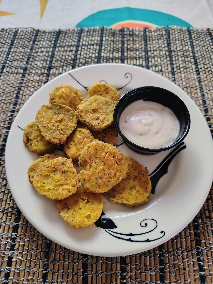 QuantumFekT's tweet photo. I sure Do Love fried pickles 💖😋😁 https://t.co/eqH5TtwxAN