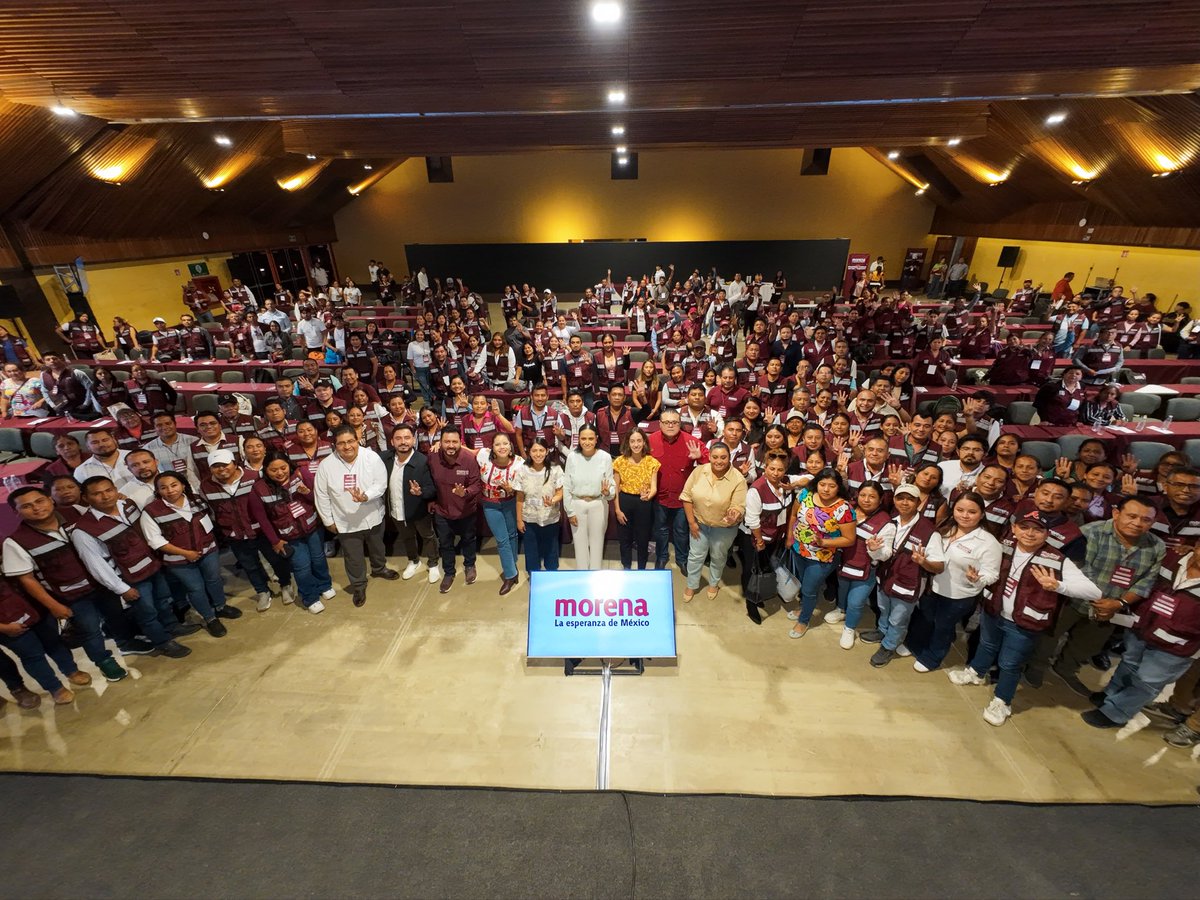 A_MontielR's tweet photo. En #Oaxaca reafirmamos que la mayor fortaleza de nuestro @PartidoMorenaMx está en el trabajo territorial y en la organización permanente junto al pueblo.

Seguimos recorriendo comunidades, fortaleciendo nuestra estructura y preparándonos con responsabilidad para defender la Transformación desde cada rincón del país.

#OrganizaciónEsTransformación
#PrimeroLosPobres
