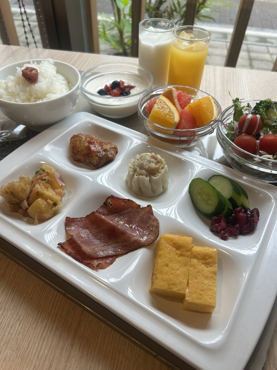 RX1134's tweet photo. 【ホテルアーバングレイス宇都宮】
花みずき御膳 2,700円.朝食ビュッフェ 1,300円 https://t.co/m5DiNnDEUH