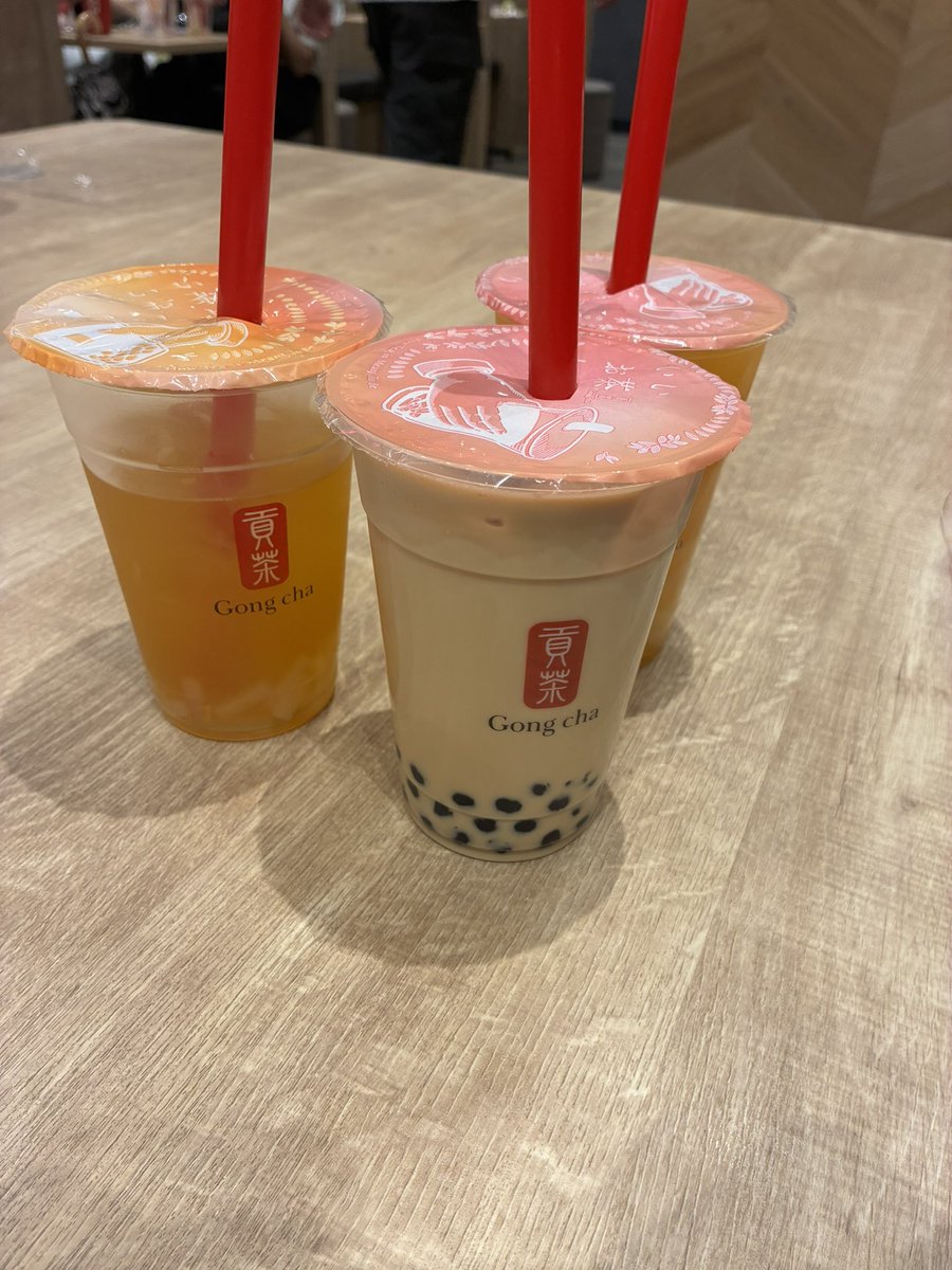 _knm_0609's tweet photo. @gongcha_japan 

#飲んだよゴンチャ

美味しかったー♡♡
うちはみんなマンゴー阿里山ティーがお気に入り(੭˙꒳​˙)੭♡

ミルクティー久々飲んだらやっぱ好き！
ガチャ活中の休憩最高！ https://t.co/nAMnvFfJHX