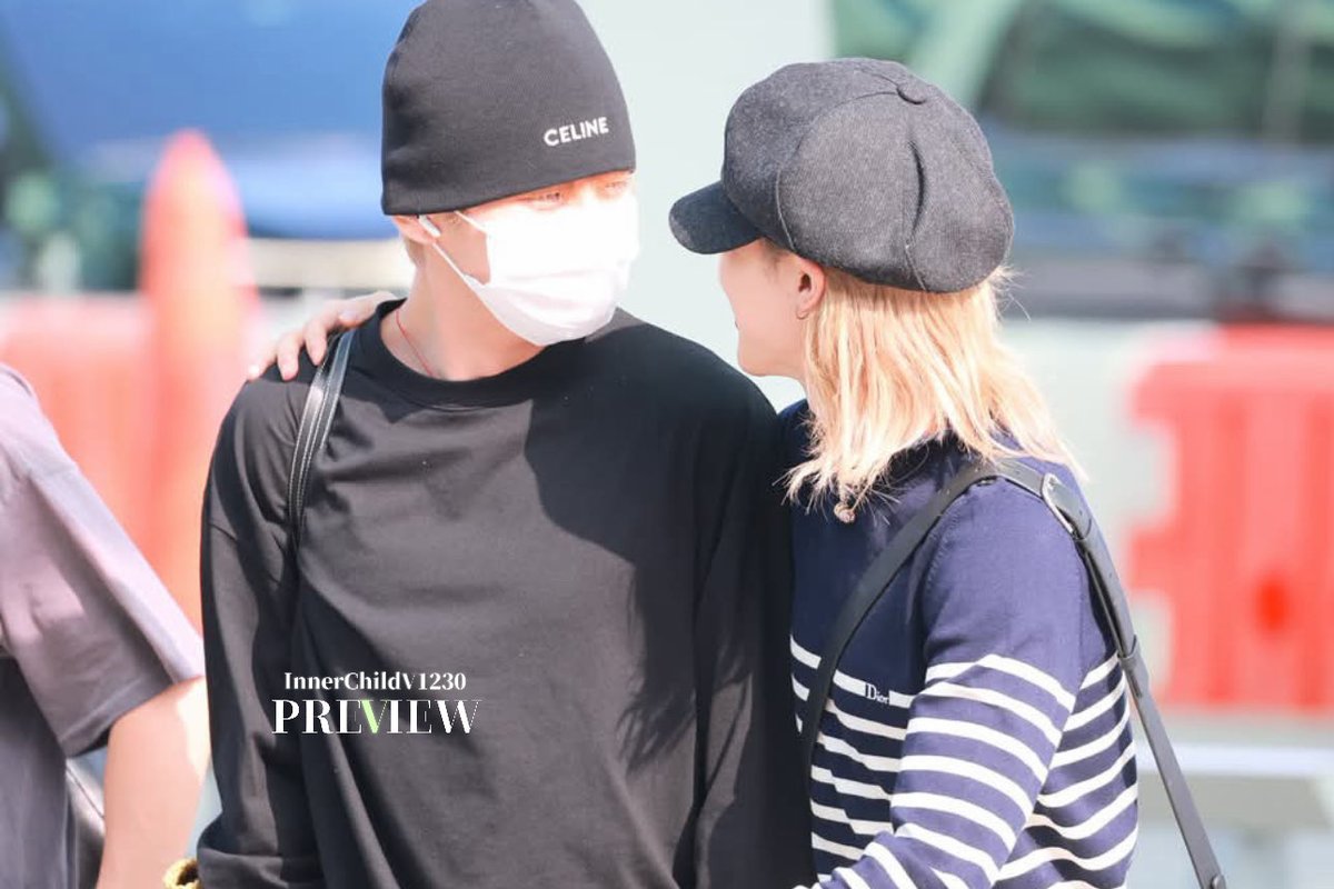 InnerChild_tete's tweet photo. little animals

#태형 #TAEHYUNG #V #THV
#방탄소년단뷔 #BTS #BTSV https://t.co/wkzKwDc4OQ