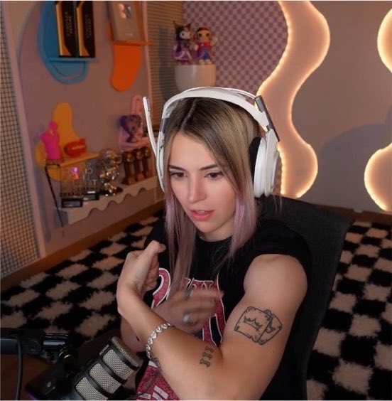 sseg_na's tweet photo. Yo viendo el brazo de Rivers: https://t.co/hukXTvRxKp