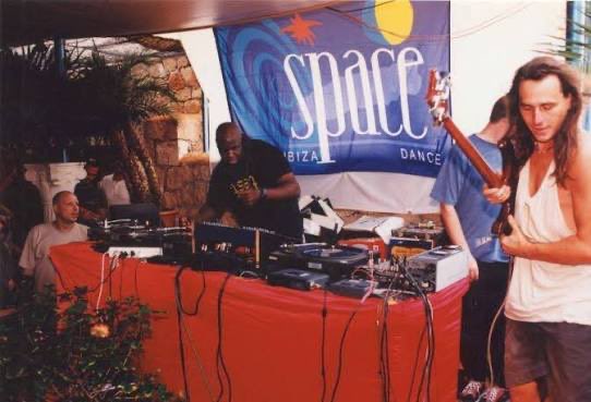 kernlpop's tweet photo. Mentally I’m in Ibiza in the 90s. https://t.co/HfVRbspnnt