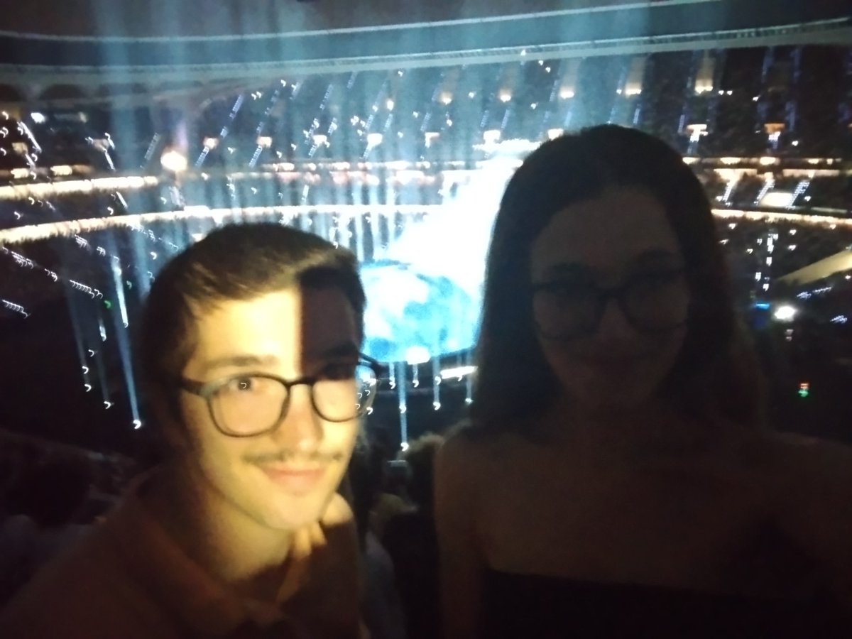 champagnehele's tweet photo. el mejor día de mi vida viva la música viva kanye viva el amor viva el mejor artista de la -y nuestra- historia ! https://t.co/LjsXVTiGEU