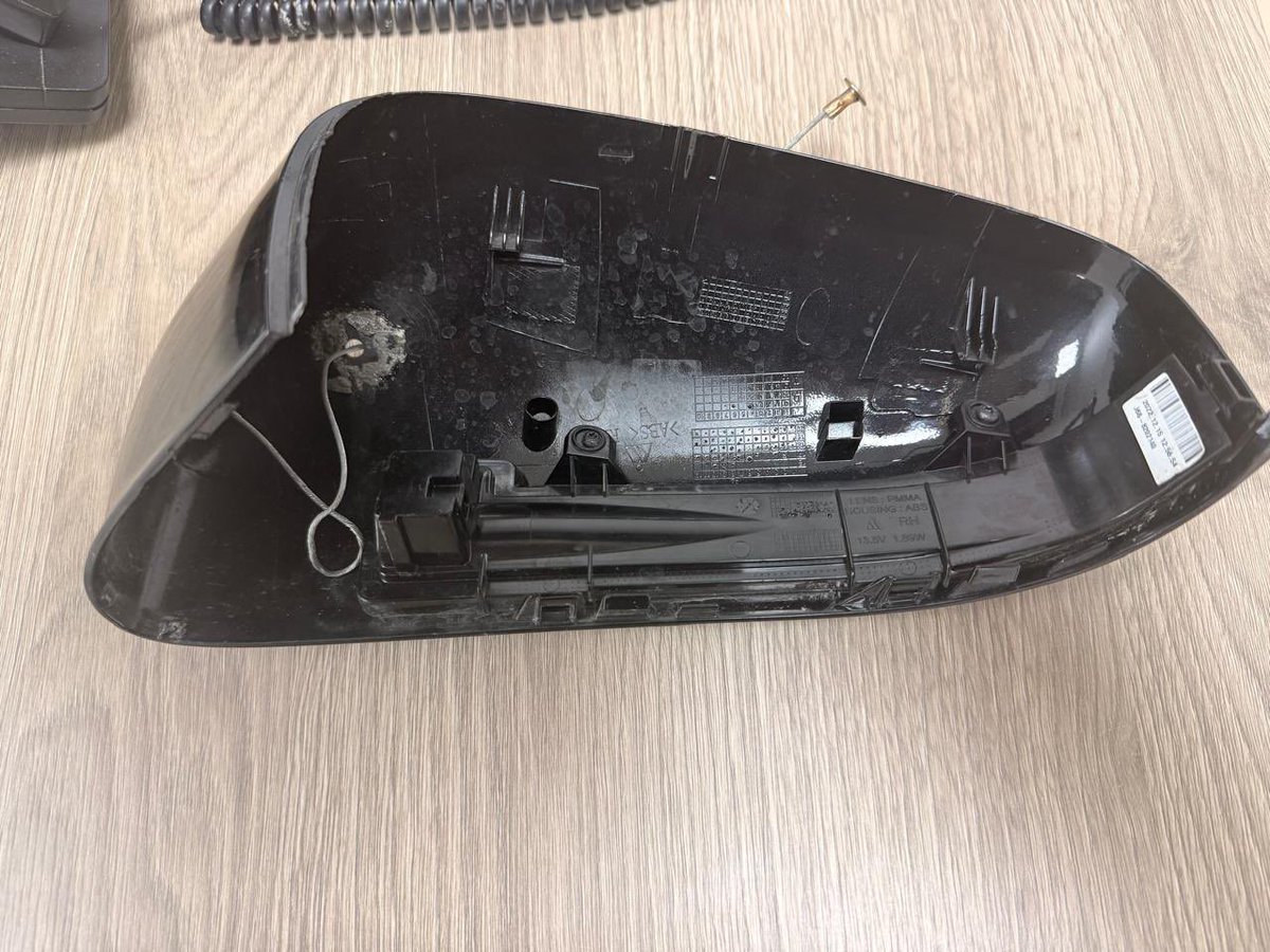 AlessandraRdlv's tweet photo. Dos presuntos responsables fueron detenidos por nuestra Policía Auxiliar mientras robaban autopartes de una camioneta en Manuel González. La reacción fue inmediata y ambos ya fueron puestos a disposición del Ministerio Público.

Seguimos reforzando los patrullajes y actuando con firmeza para cerrarles el paso a quienes intentan delinquir.