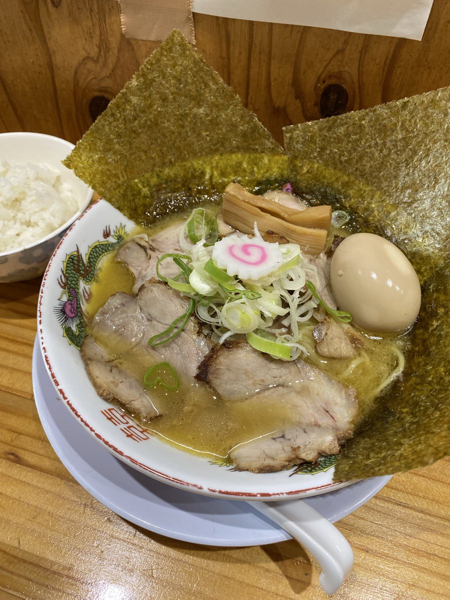 SEUBASS's tweet photo. ありがとう丸鶏白湯チャーシューメン。 https://t.co/I6sKYygZyq