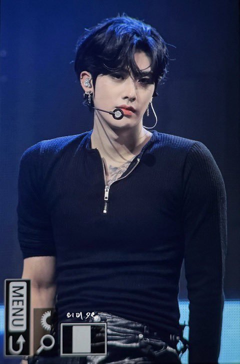 rickynyago's tweet photo. im so obsessed with riks chest.. wow https://t.co/ngtagbRx7Q