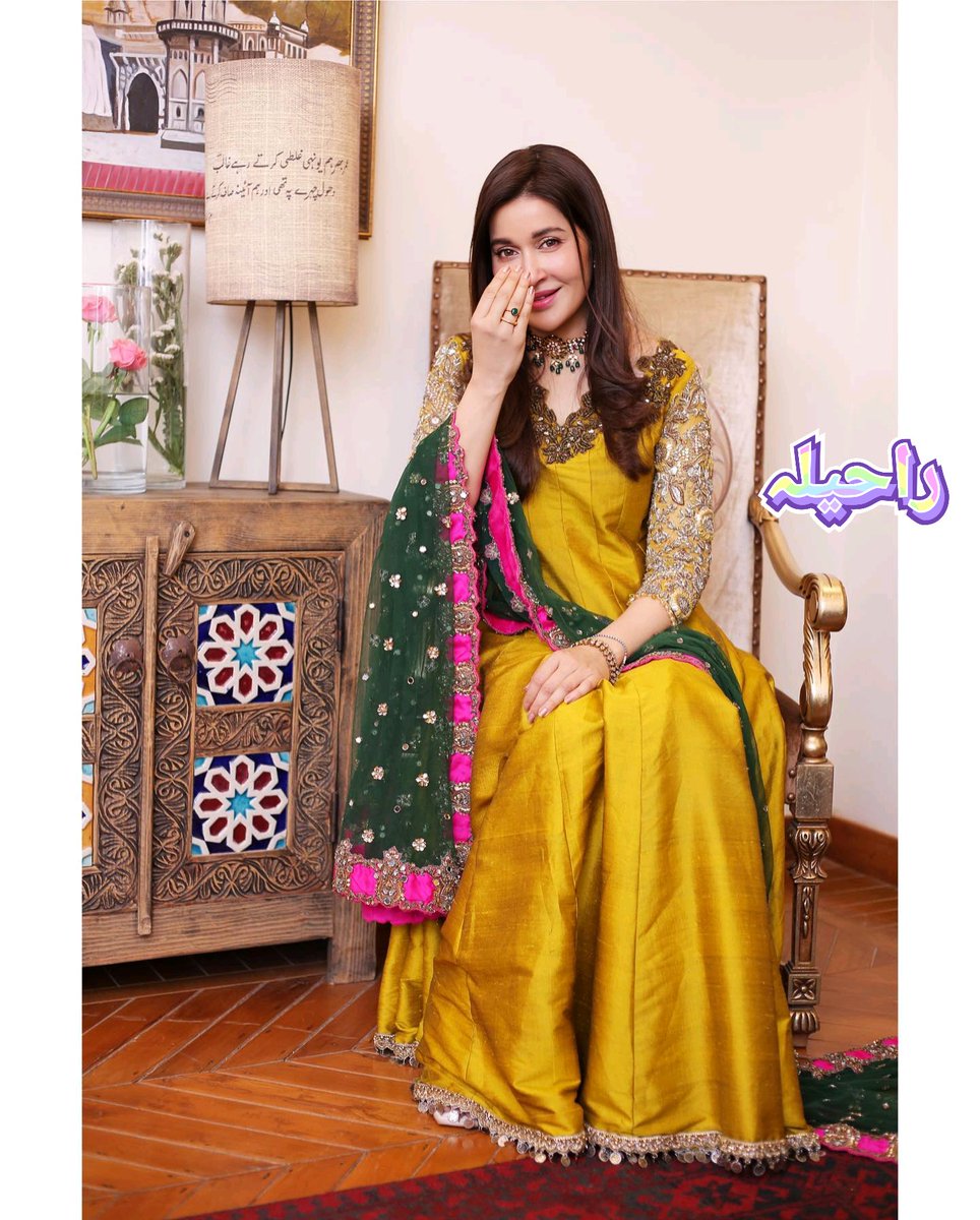 RaheelarSh's tweet photo. یہی بھول ہم عمر بھر کرتے رہے 
دھول چہرے پہ تھی ہم آئینہ صاف کرتے رہے https://t.co/JYIejgnif3