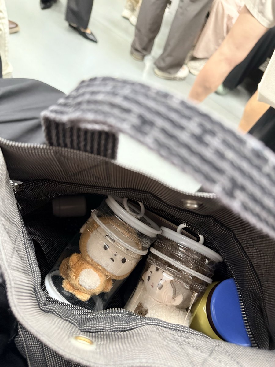 cindycat76's tweet photo. 우리 왜 이 안에 짱받아뒀지?🤨

맘에 안들어🐵

미안, 얘들아, 너네 생카 가는거야ㅠㅠ

#보들보들_끼앤끼 #솜태솜왔솜 https://t.co/GnS6IjBhZ6