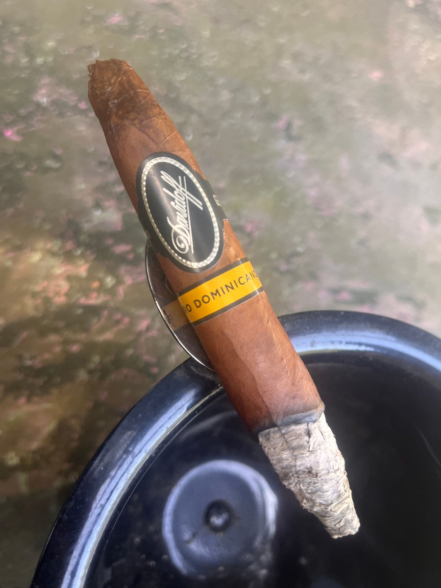 CigarPress's tweet photo. Elegant shape. Bright flavors. A profile that does not follow the usual Davidoff script.

The Davidoff Puro Dominicano Perfecto earns an 89 from Cigar Press.

https://t.co/EK0wUjFgQb https://t.co/uZKwXuh6FX